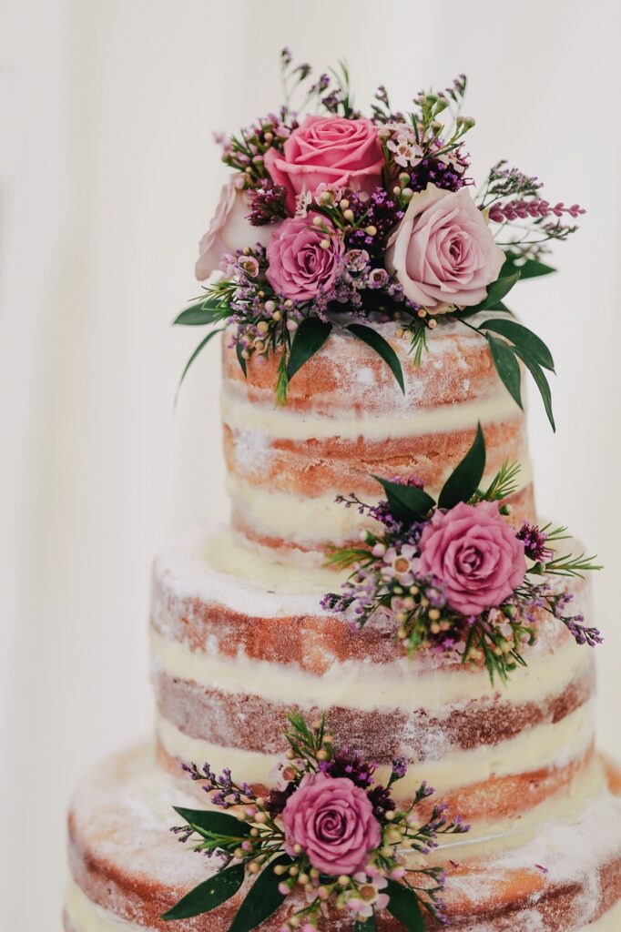 wedding, cake, beautiful flowers-2560160.jpg